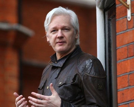 Съдът отказа на Асанж обжалване на екстрадицията му в САЩ