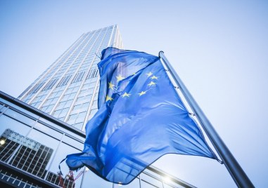 Европейските регулаторни органи са посъветвали някои банки да поставят под