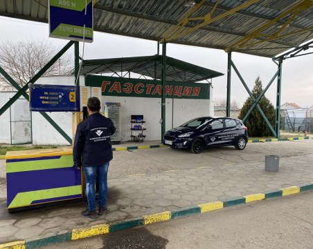 Бензиностанция край Пловдив с нелегално гориво, данъчните я запечатват
