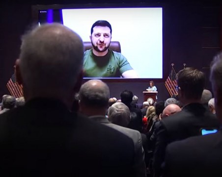Конгресът на САЩ на крака и с бурни аплодисменти към Зеленски