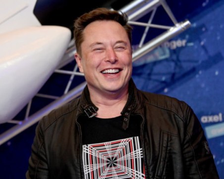 Мъск се подигра на Путин: Ако те е страх да се биеш с мен, ще се бия с лявата си ръка