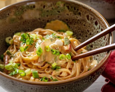 Симбиоза от вкусове: Спагети със фъстъчено масло и соев сос