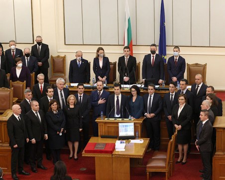 Тренд: Правителството с все по-негативен вот