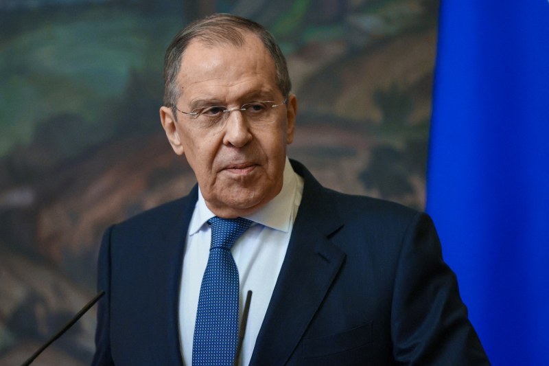 Лавров: Преговорите вървят трудно