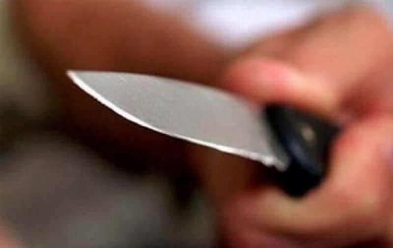 Психичноболен нападна с нож съседи в Столипиново, рани двама