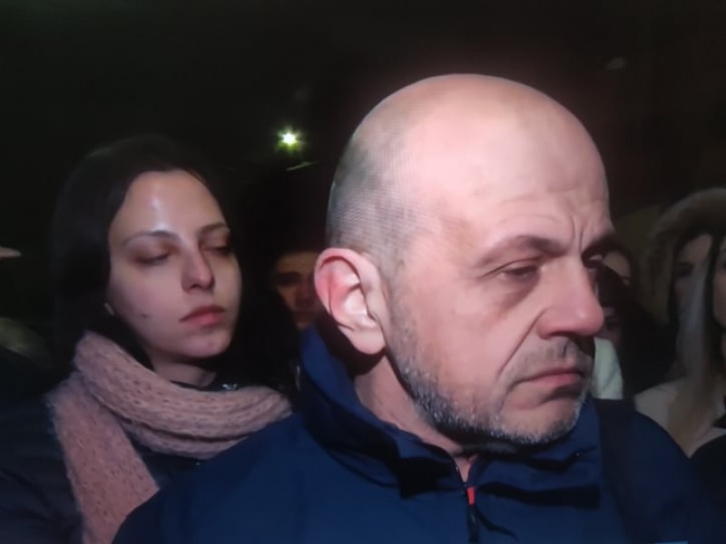 Членовете на ГЕРБ отидоха в Банкя, не пускат адвоката на Борисов при обиска в дома му