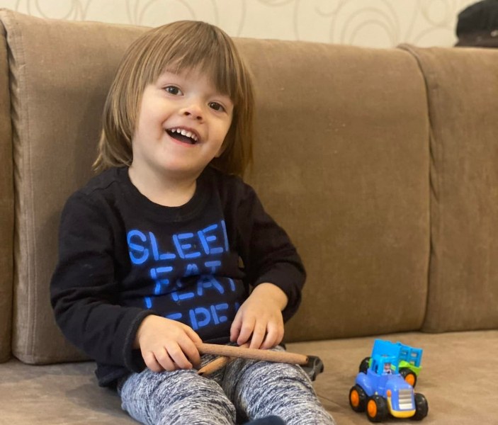 Европа търси 4-годишния Саша, изчезнал при бягство от бомбите край Киев