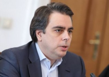Финансовият министър Асен Василев също коментира ареста на бившия премиер