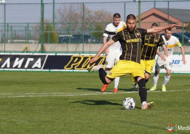 Дубълът на Ботев загуби с 0 2 при гостуването си на