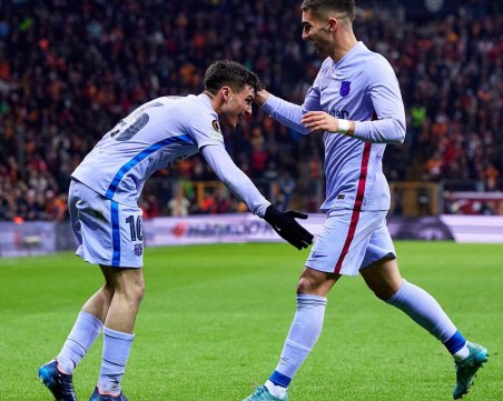 Барселона се измъчи, но победи в Истанбул, Севиля е аут