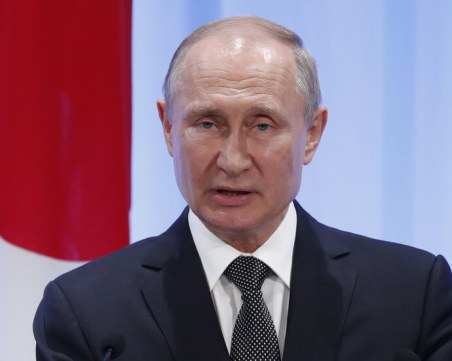 Путин към Шолц: Украйна протака преговорите