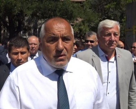 Зико, районни кметове и общински съветници пристигат в София за протеста