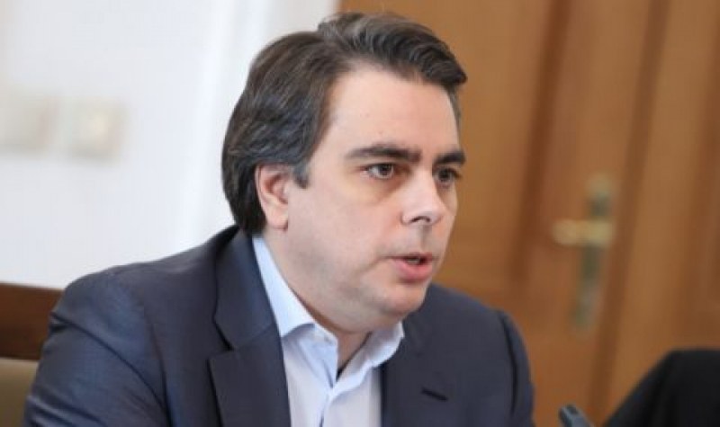 Финансовият министър Асен Василев също коментира ареста на бившия премиер