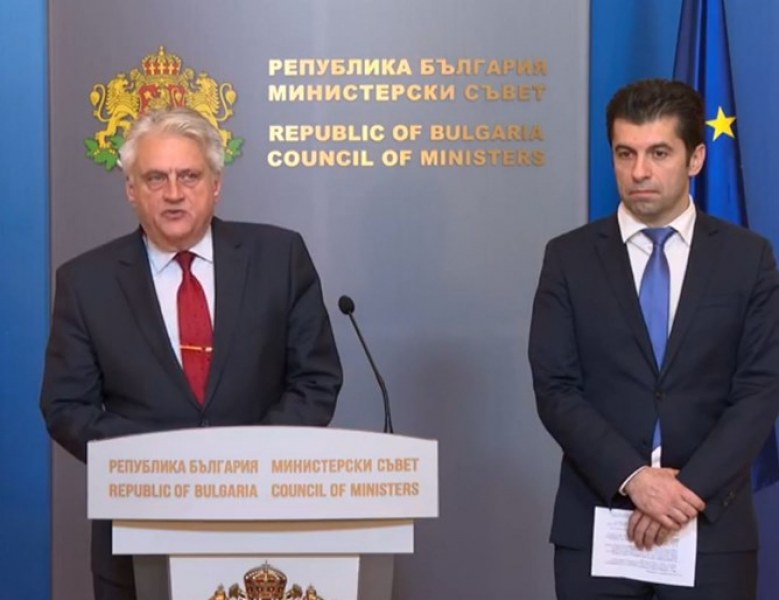 Премиерът Кирил Петков и вътрешният министър Бойко Рашков дадоха извънреден