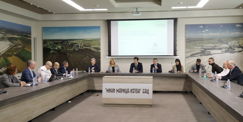 Представиха на Петков доклад за преход към нисковъглеродна икономика у нас