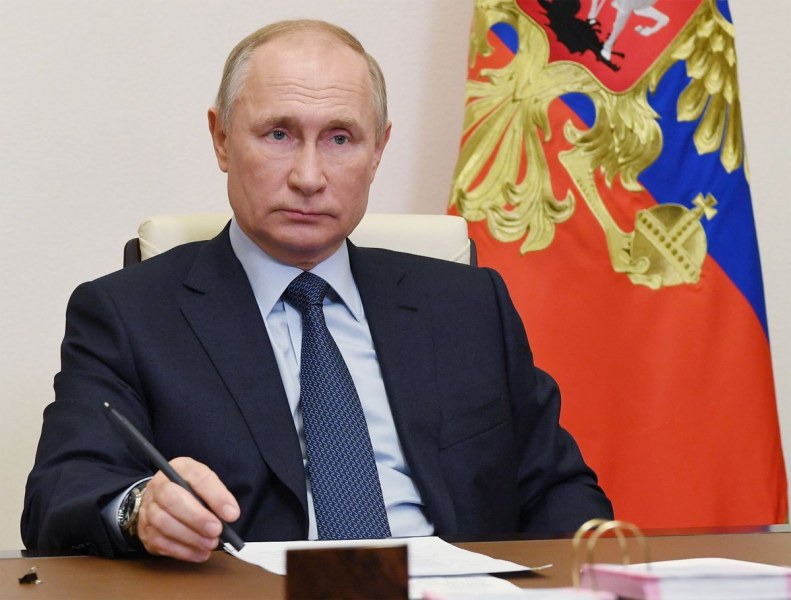 Руската държавна телевизия спря излъчването на Путин, докато той говори