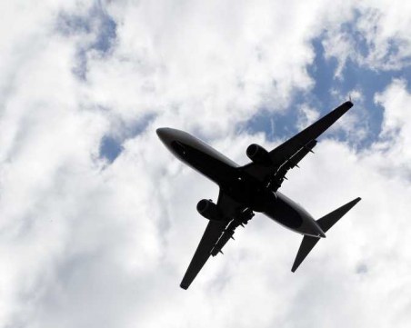 Български самолет е кацнал аварийно в Ница