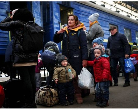 Над 3.3 милиона души вече са напуснали Украйна заради руското нашествие