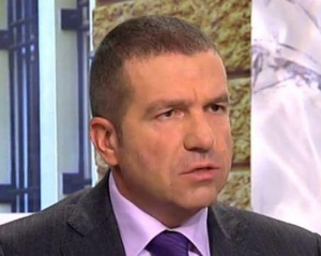 Адв. Менков: За няколко сребърника Борисов няма да съди държавата