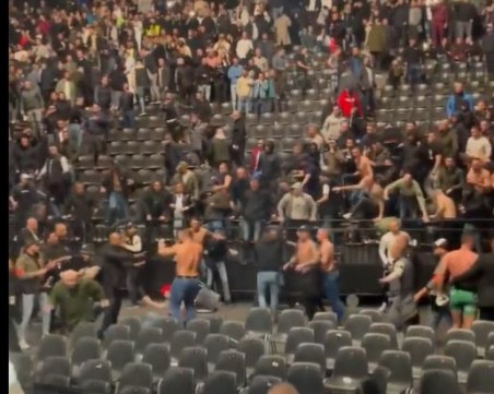 Масов бой по трибуните на бойна гала вечер с участието на Бадр Хари