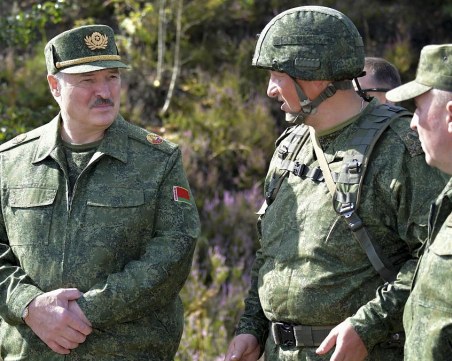 Украйна: Армията на Беларус се готви да нахлуе в страната ни