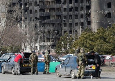 Украйна отхвърли призива на Русия военните ѝ в Мариупол да