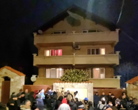 До края на деня: Прокуратурата решава законни ли са претърсванията в домовете на Борисов, Горанов и Арнаудова