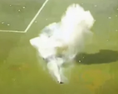 Хвърлиха граната на дерби в Аржентина