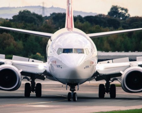 Пътнически самолет с над 120 души се е разбил в Китай