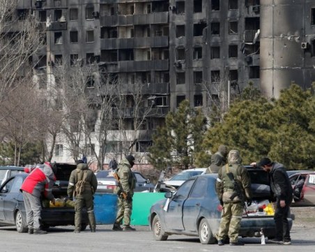 Украйна отхвърли призива на Русия за предаване на Мариупол