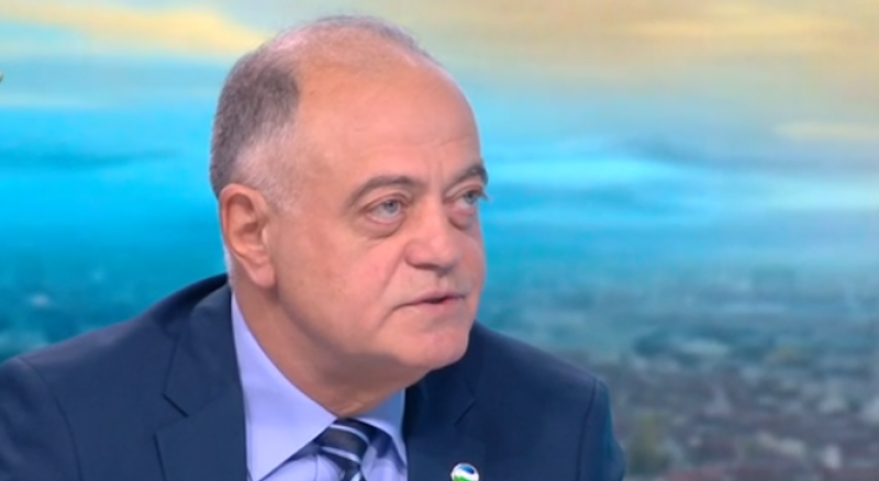 Ген. Атанасов: Има постоянен теч на информация за планирани операции от МВР