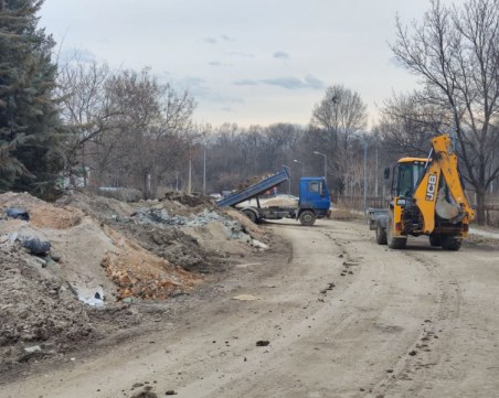 Глобиха карловска фирма, изграждаща нова улица в 