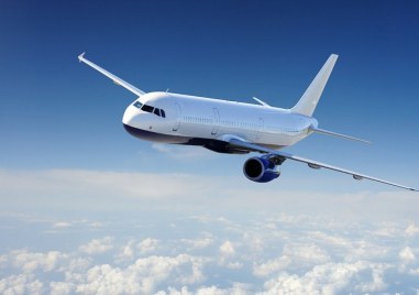 Авиокомпании ще увеличават цените на билетите заради поскъпите течни изкопаеми