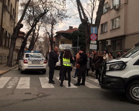 Младеж е арестуван заради стрелбата пред съда в Пловдив