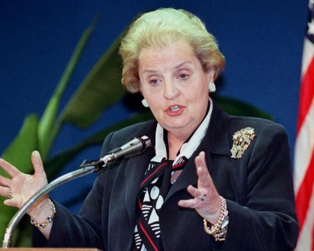 Почина първата жена държавен секретар на САЩ