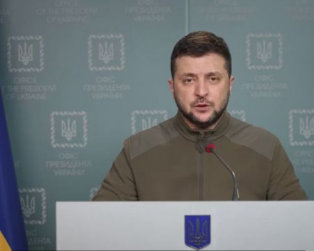 Зеленски: 100 000 души живеят в нечовешки условия в Мариупол