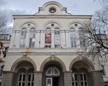 Зико готов да тръгне с родители в София, за да търси пари за Хуманитарната гимназия