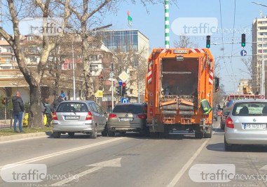 Катастрофа затруднява движението на булевард Източен в Пловдив Инцидентът е