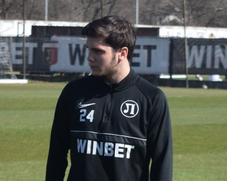 Нов играч започна проби в Локомотив