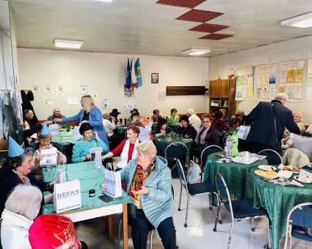 РЕФАН и община Пловдив стоплиха сърцата на пенсионери за Първа пролет