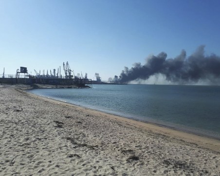 Украйна заяви, че е унищожила голям руски кораб