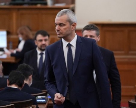 Костадинов: Няма да допуснем чужди окупационни войски в България