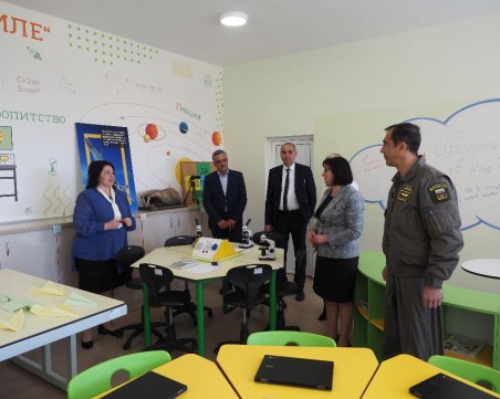 Откриха нови класни стаи и център за природни науки в училището в Граф Игнатиево