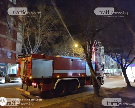 Пожар избухна в жилищна сграда в Смирненски
