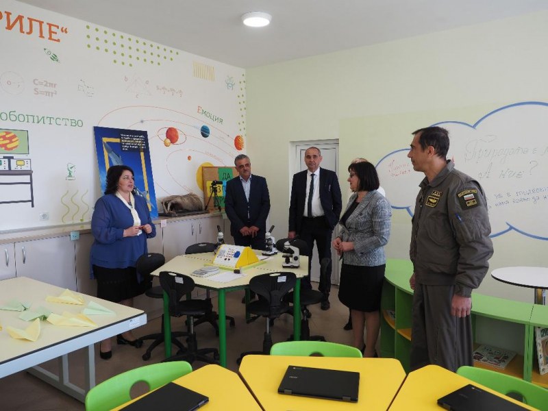 Откриха нови класни стаи и център за природни науки в училището в Граф Игнатиево