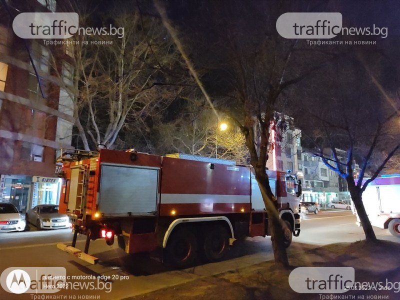 Пожар избухна в жилищна сграда в Смирненски