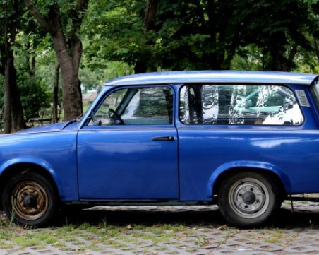 Пет соцавтомобила, които все още можете да видите по улиците