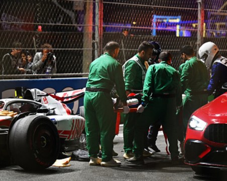 Шумахер е в болница след тежка катастрофа в Саудитска Арабия