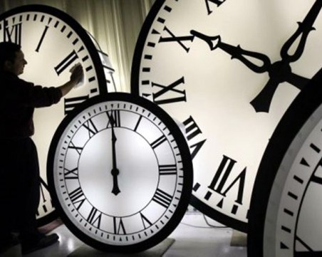 Тази нощ преминаваме към лятно часово време