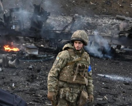 Въздушни тревоги в Украйна, подготвят специална хуманитарна операция в Мариупол